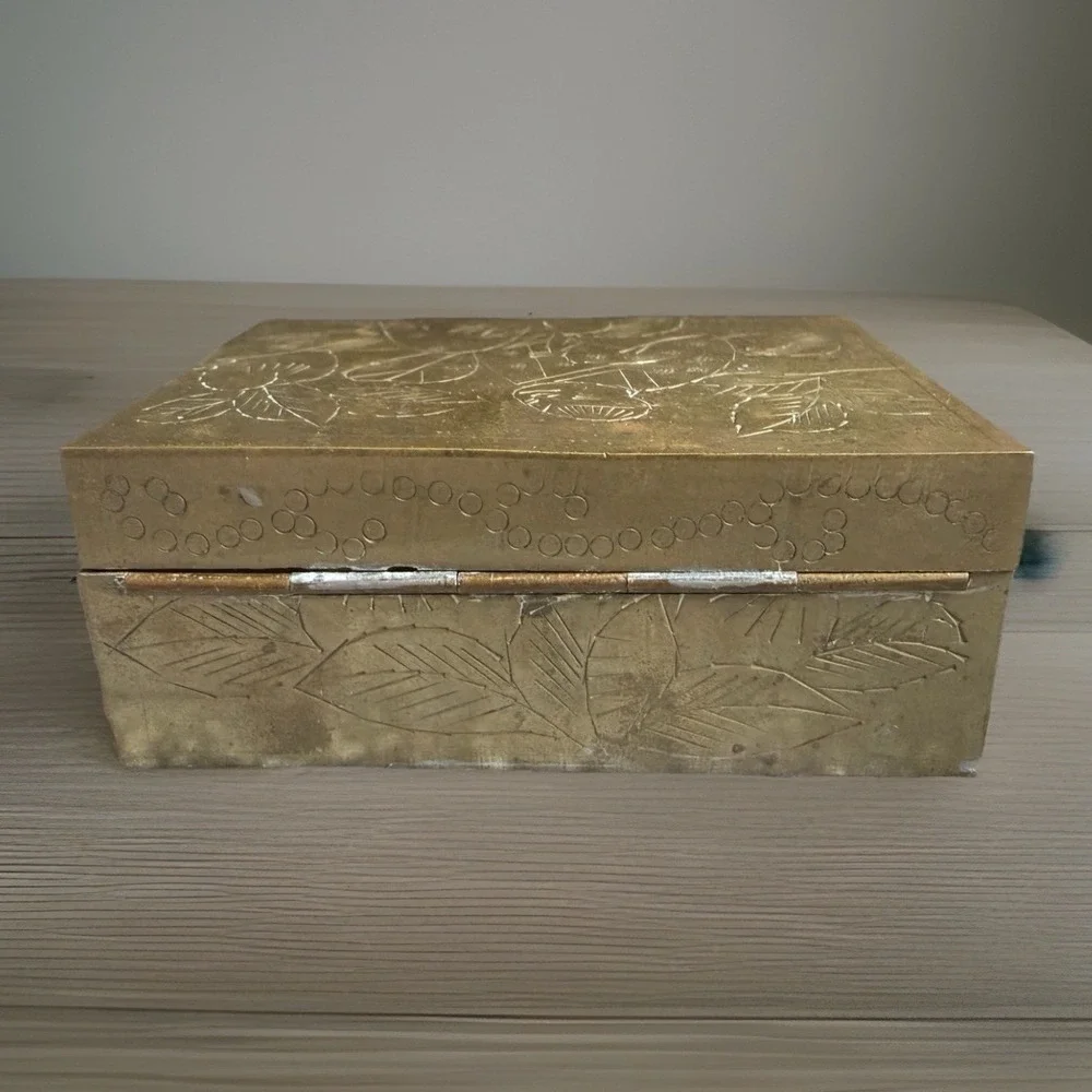 Brass Trinket Box‎ Wood Lined in metal decorative Chinese writing 3.25